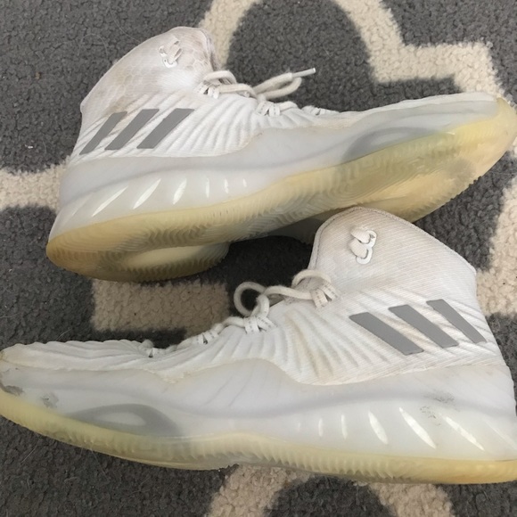 crazy explosive basketball shoes